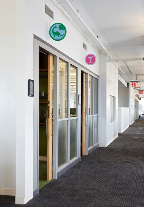 dezeen_Foursquare-New-York_6