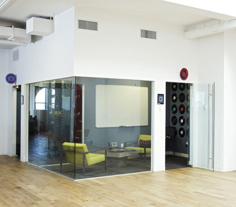 dezeen_Foursquare-New-York_8