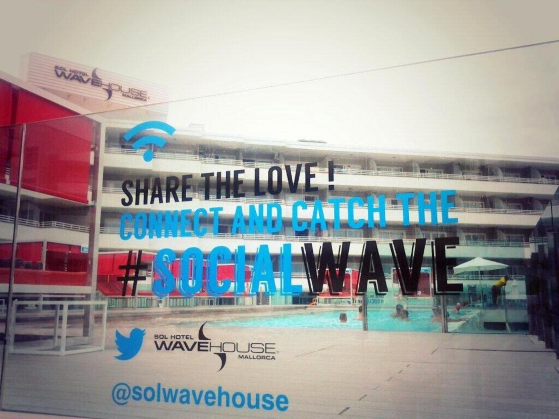 SolWaveHouse-The-Worlds-First-Twitter-Themed-Hotel-in-Majorca-Spain-5