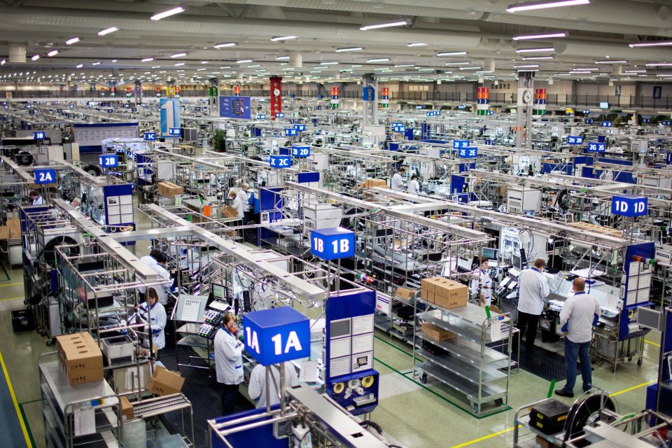 Nokia-Factory-Finland-Lumia-800_6