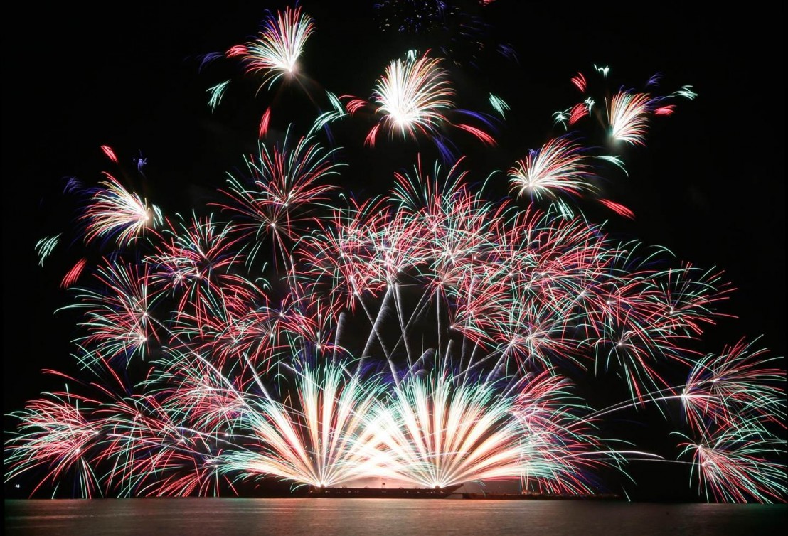 140308-fireworks-02-js-1122_906b668c0a663ce215d35aef05688609.nbcnews-ux-1440-1000