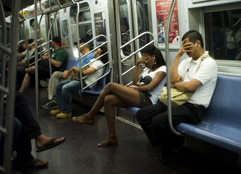 BUR110822NYsubwaySleepers_002