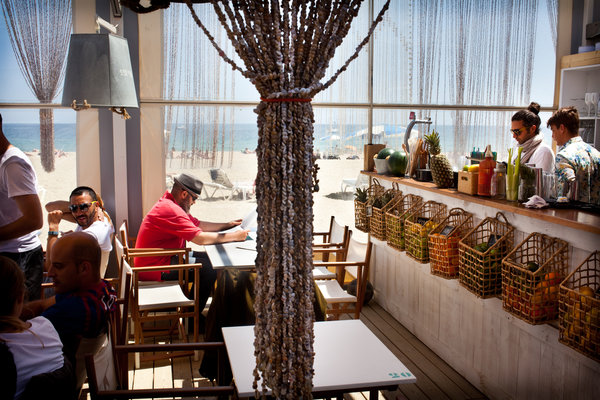 01-hours-restaurant-articleLarge