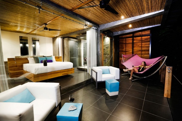 sexy-vacation-luxury-villa-too-good-too-be-true
