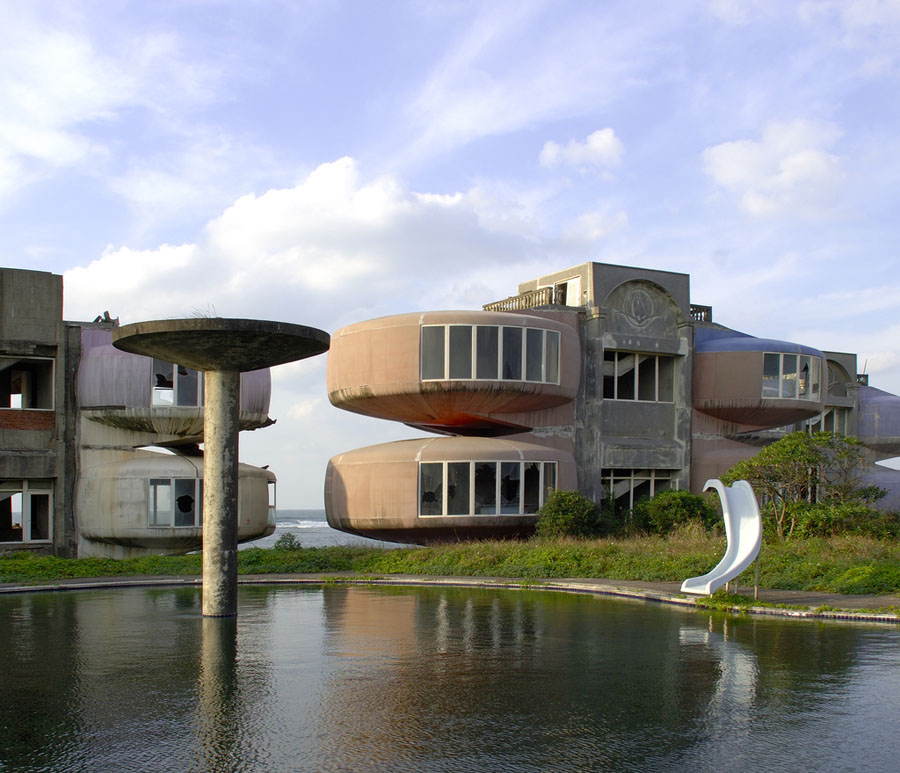 1 AbandonedSanZhiReflectingPool