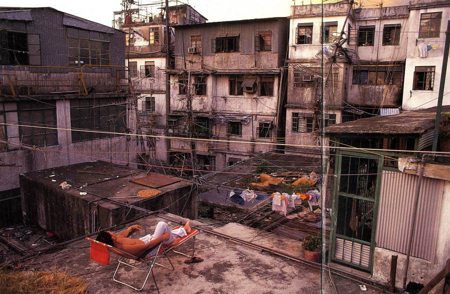 3 AbandonedKowloonRooftopRelaxation