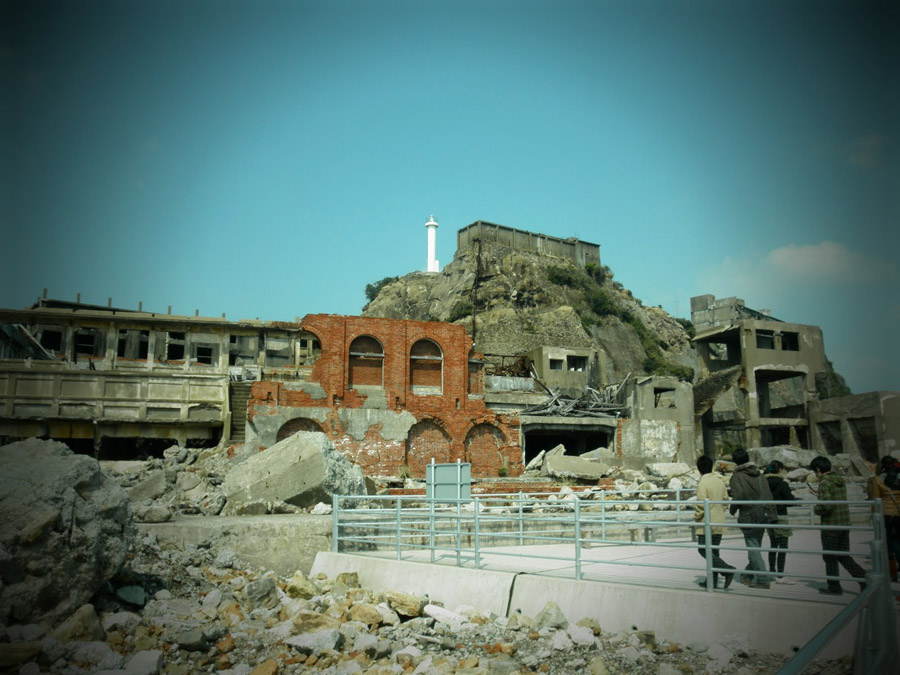 5 Abandoned-BattleshipTourists