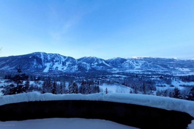 plus-the-entire-home-is-surrounded-by-aspens-mountain-scenery