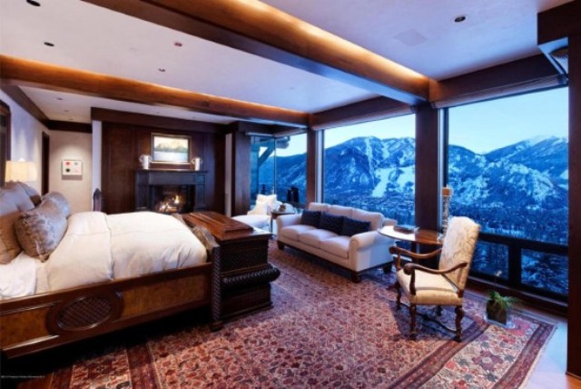 the-bedroom-has-a-view-that-will-make-waking-up-in-the-morning-a-whole-lot-nicer