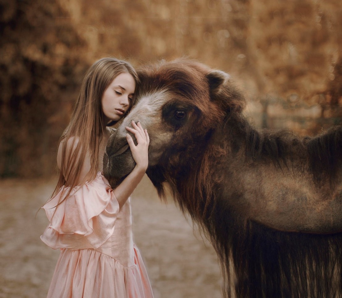 People With Wild Animals27