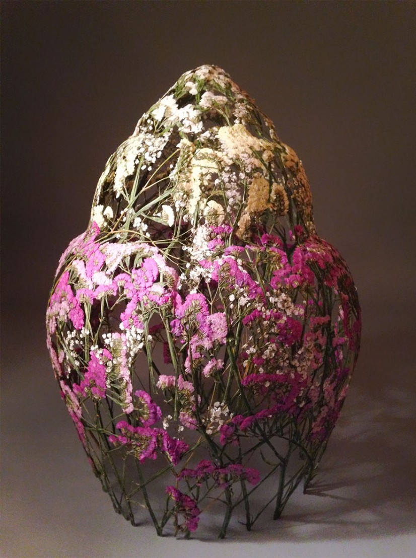 Spanish-Artist-Creates-Delicate-Pressed-Flower-Sculptures-16