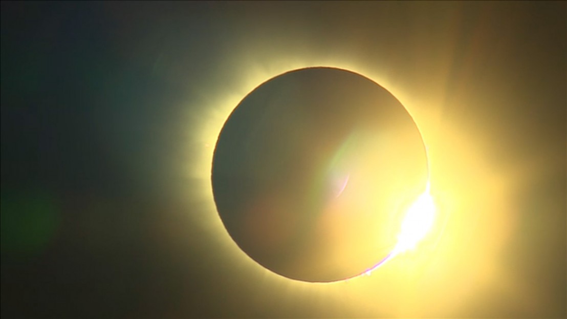 total-solar-eclipse-2015-svalbard-totality-diamond-ring