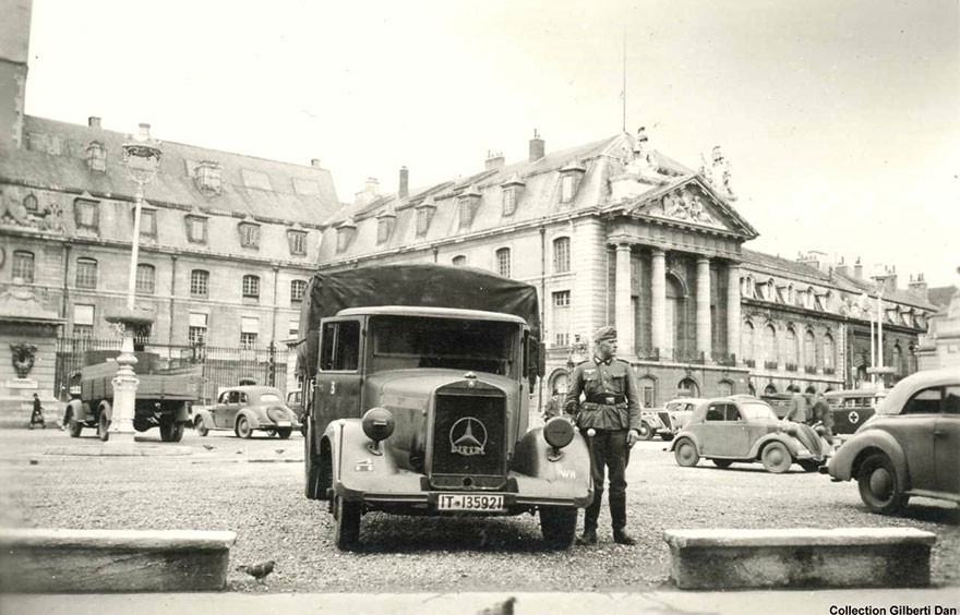 war-photographs-recreated-pierre-remi-mazille-france-30