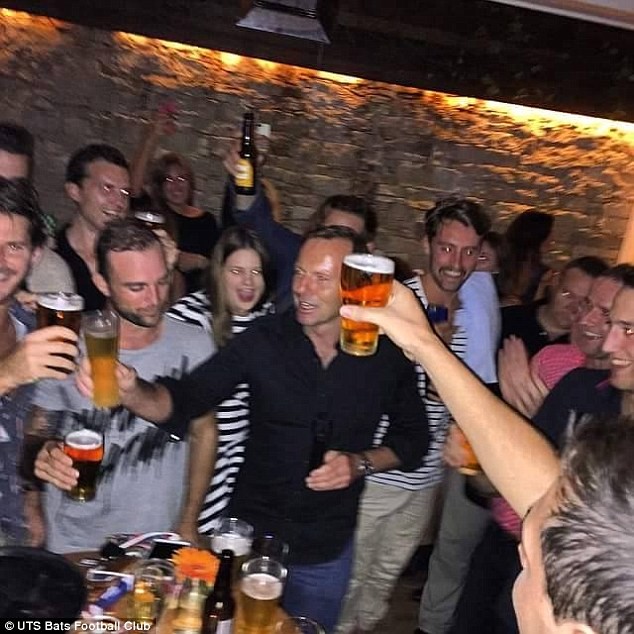 Tony Abbott beer1