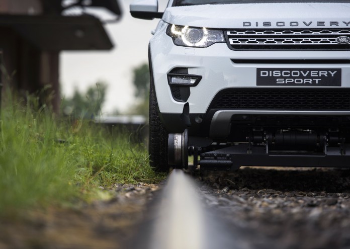 Land rover, влак, автомобил