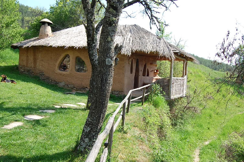 Leshten-house