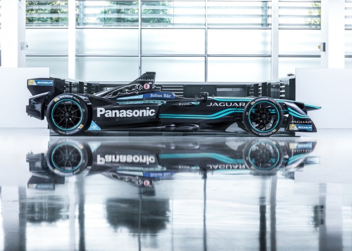jagracinglaunchitype1side08091601-resize-1024x682