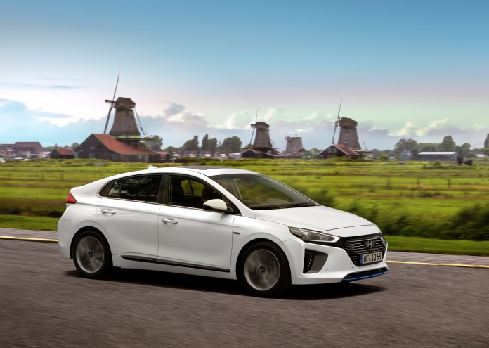 Hyundai IONIQ Hybrid (19)