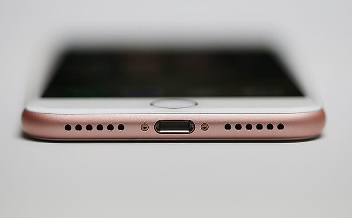 31116UNILAD-imageoptim-iphone-8-fb