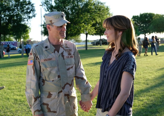 Ep2_TheLongRoadHome_Michael Kelly_Sarah Wayne Callies