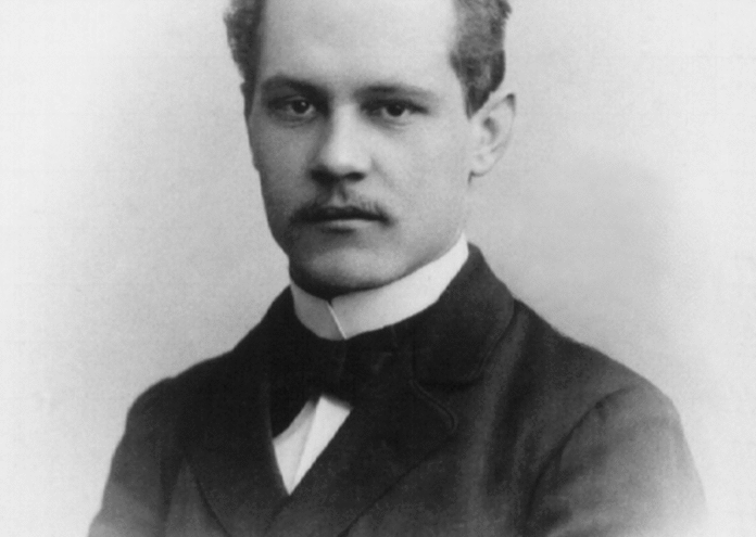Арнолд Йоханес Вилхелм Зомерфелд е един от най влиятелните физици на