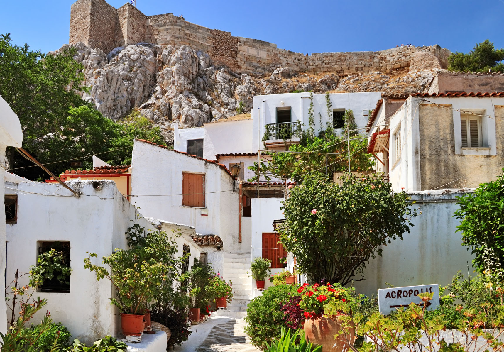  anafiotika-neighborhood-with-white-houses-under-the-acropolis 
