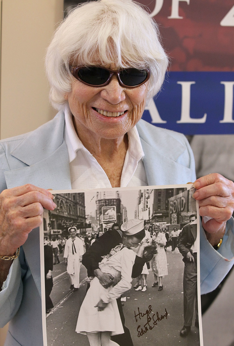  Nurse In Famous WWII Photograph Visits Veterans In San Francisco 
