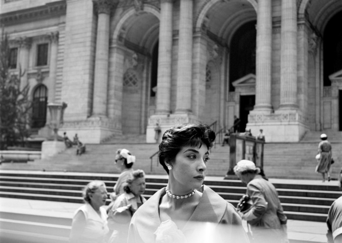  New York Public Library©Estate of Vivian Maier 