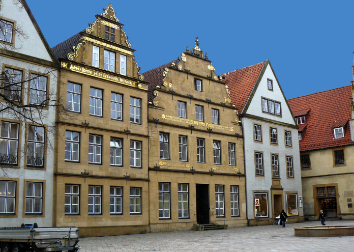 Немският град Билефелд има 8 века история популация от 340
