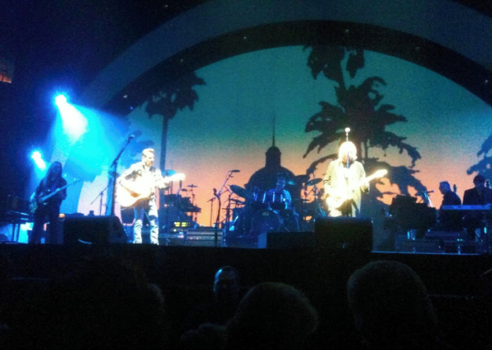  The_Eagles_in_Concert_2010_-_Hotel_California 