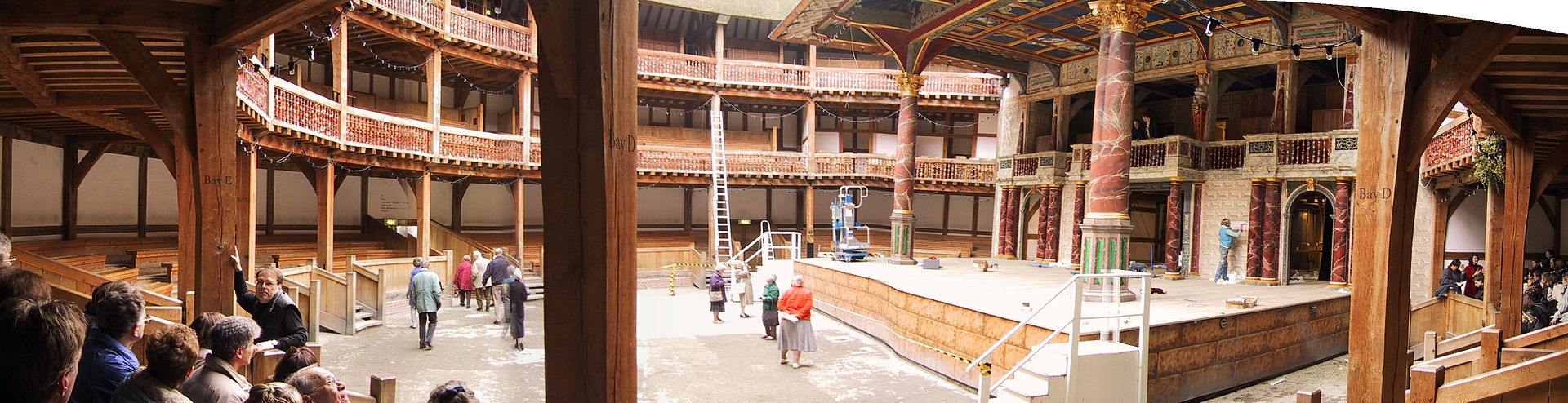  The_Globe_Theatre,_Panorama_Innenraum,_London 