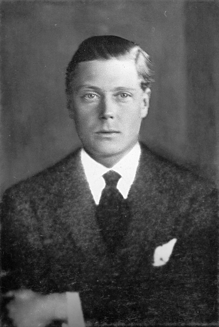  800px-Prince-Edward-Duke-of-Windsor-King-Edward-VIII_(retouched) 