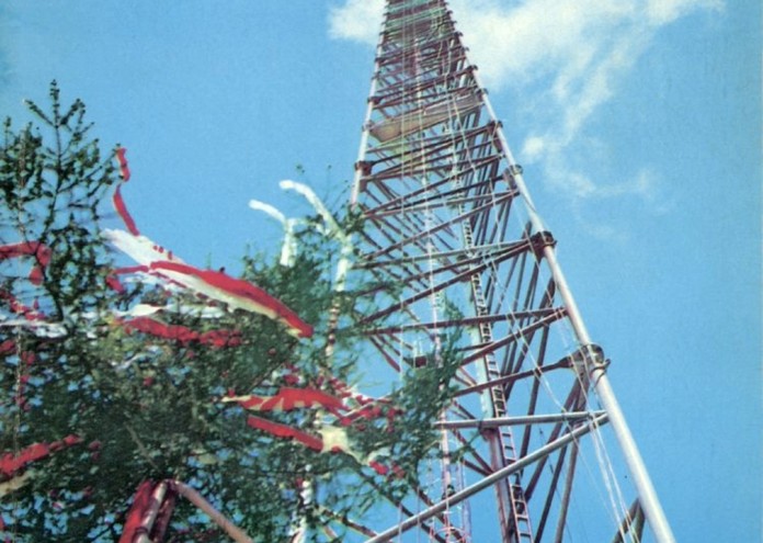 На 8 август 1991 най високото нещо на планетата построено от