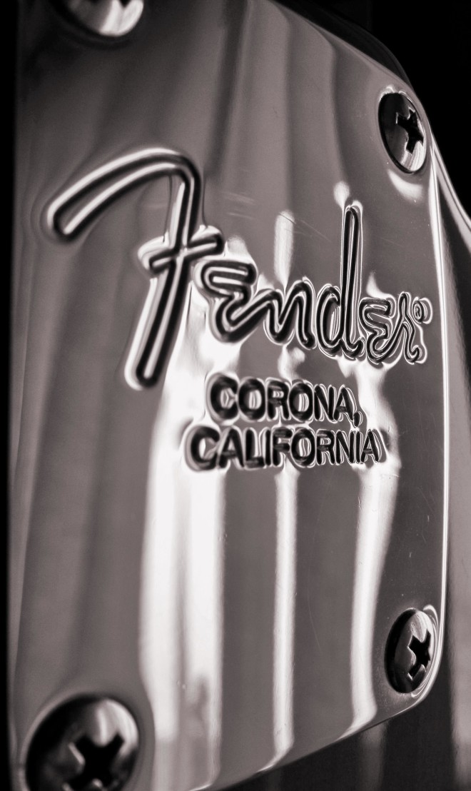 Fender_bw