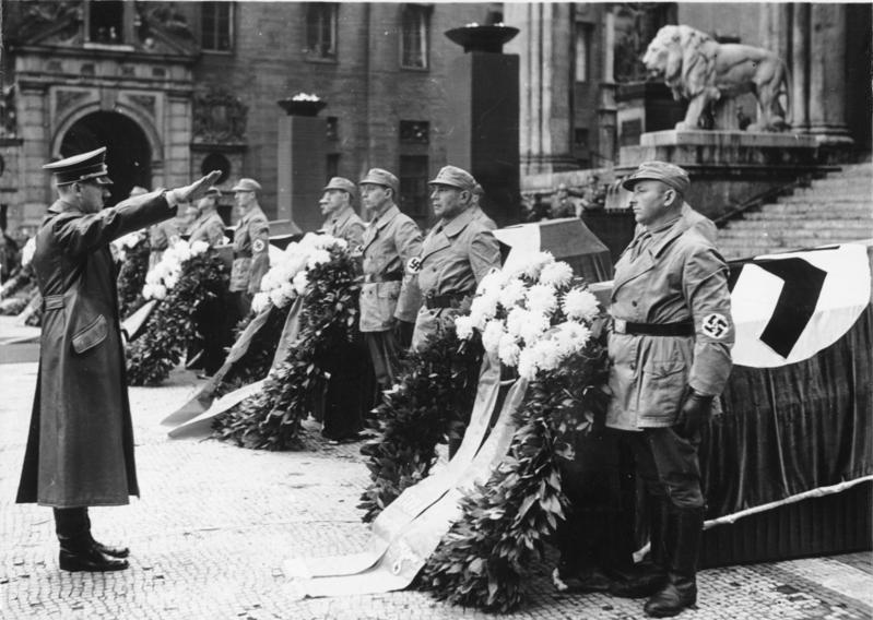 München, Adolf Hitler vor Feldherrenhalle 