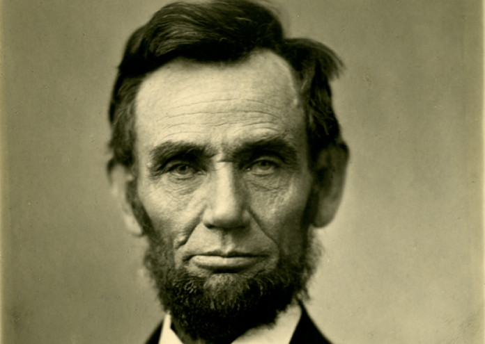 През 1860 г гладко бръснатият Ейбрахам Линкълн се кандидатира за