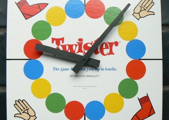 Първоначалната идея за играта която по късно ще еволюира в Twister