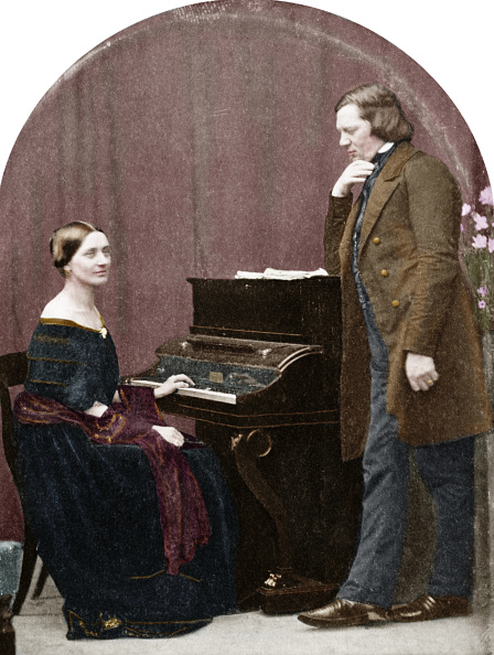  gettyimages-526962946-594x594 