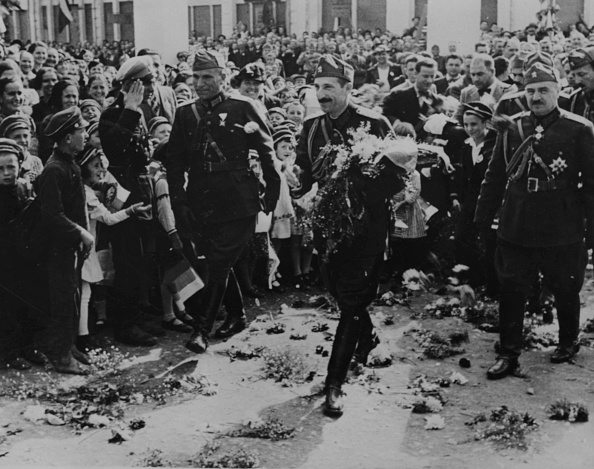  gettyimages-568923153-594x594 