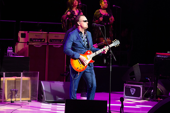  gettyimages-1189033635-594x594 