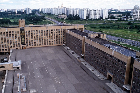  gettyimages-626448257-594x594 