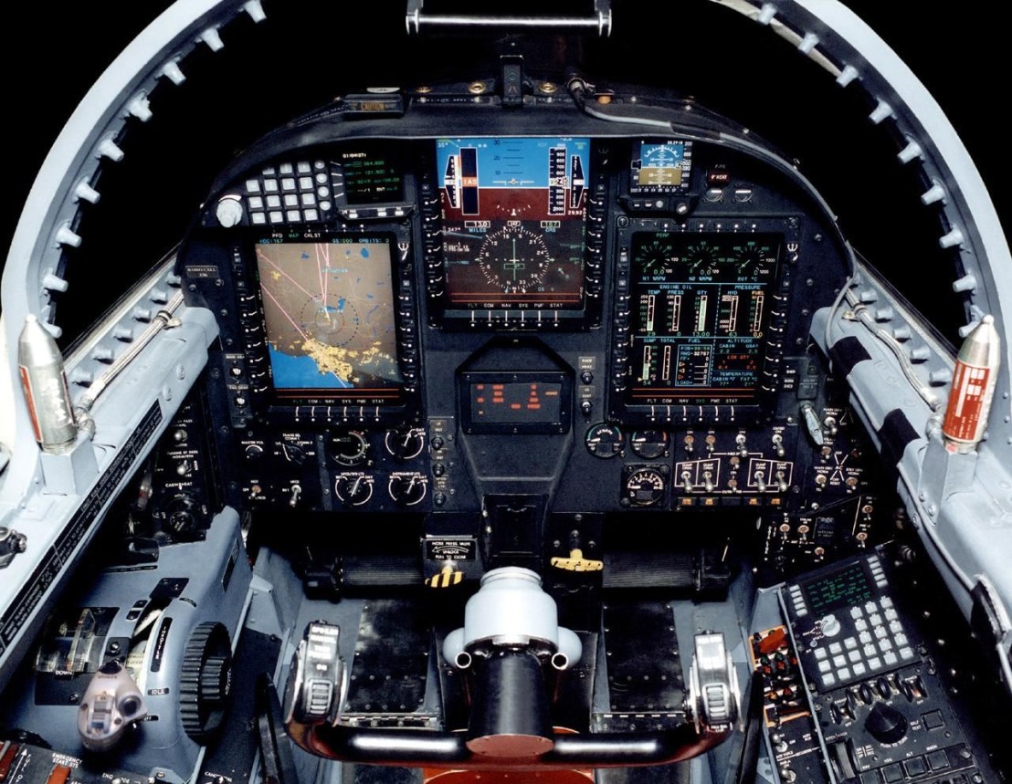  U-2_Dragon_Lady_web_030410-F-0000C-004_Cockpit_USAF 