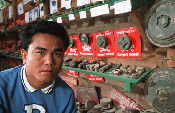  gettyimages-166776958-594x594 