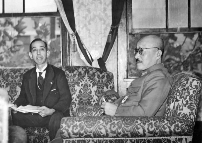  Hideki_Tōjō_and_Nobusuke_Kishi_in_1943 