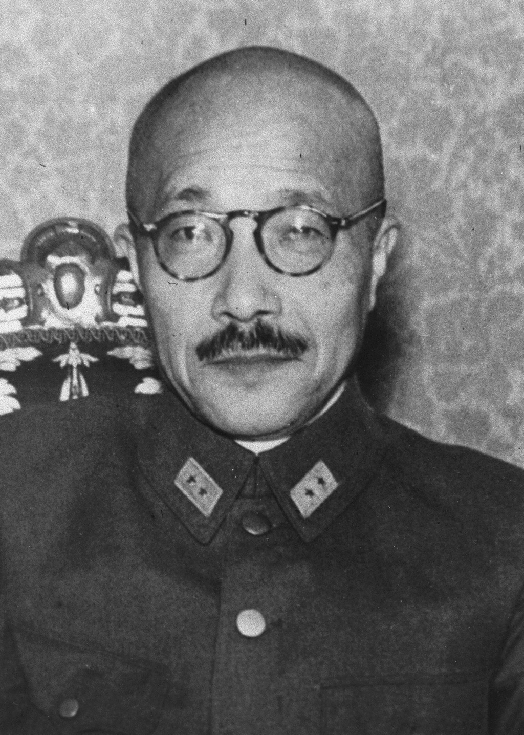 Хидеки Тоджо – противоречивият генерал на Япония през ВСВ : Chronicle.bg