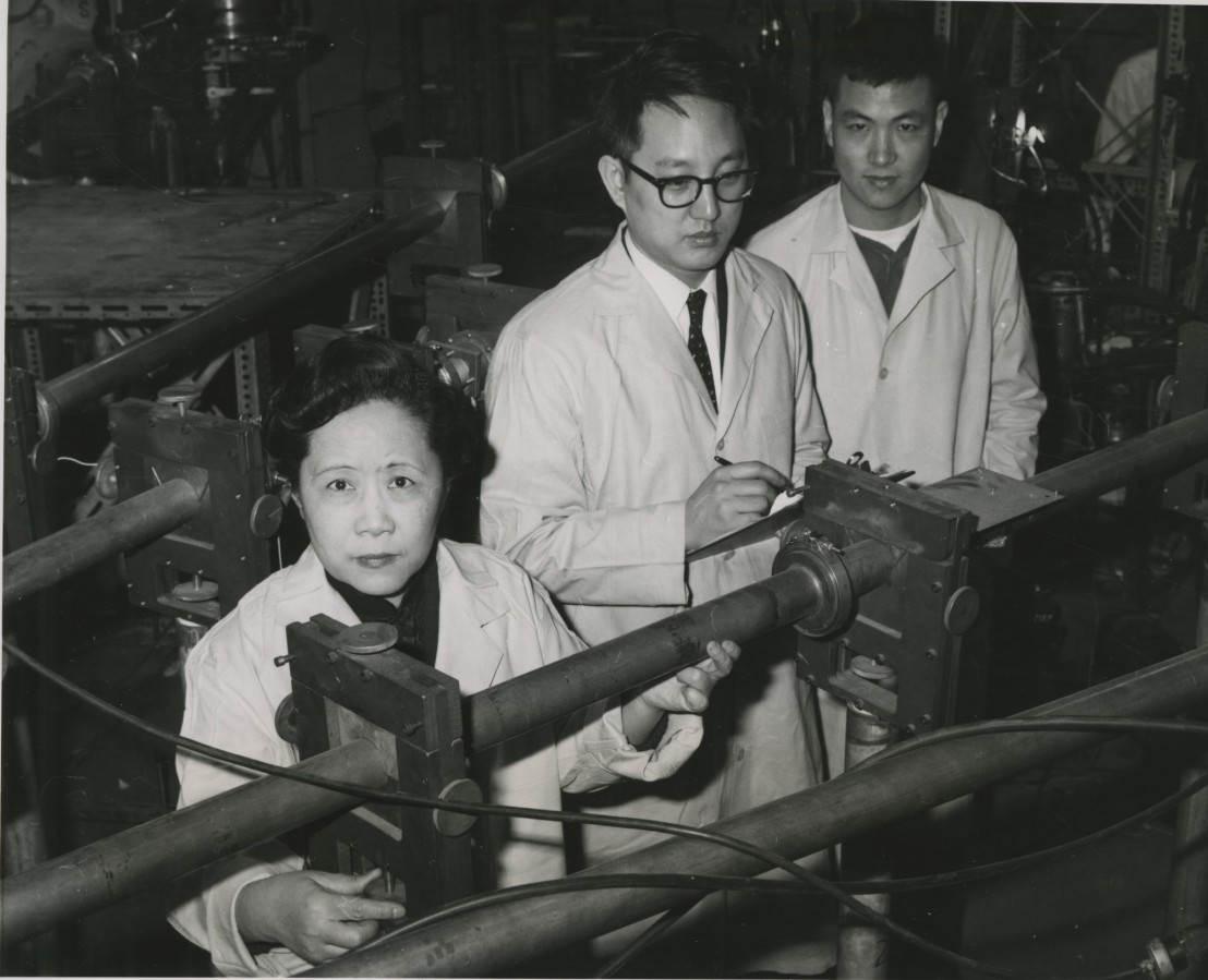 Left_to_right_Chien-shiung_Wu_(1912-1997),_Y.K._Lee,_and_L.W._Mo