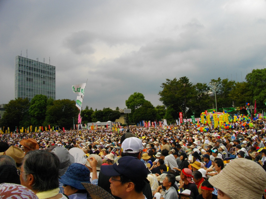  Anti-Nuclear_Power_Plant_Rally_on_19_September_2011_at_Meiji_Shrine_Outer_Garden_03 