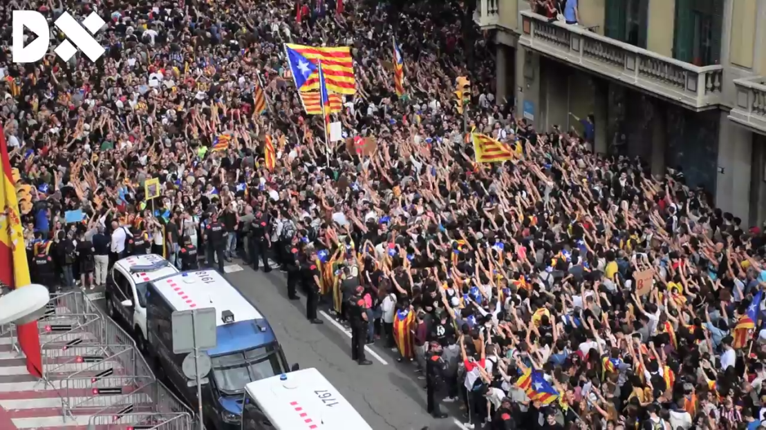  Demonstration_in_front_of_the_headquarters_of_the_Spanish_National_Police_in_Barcelona 