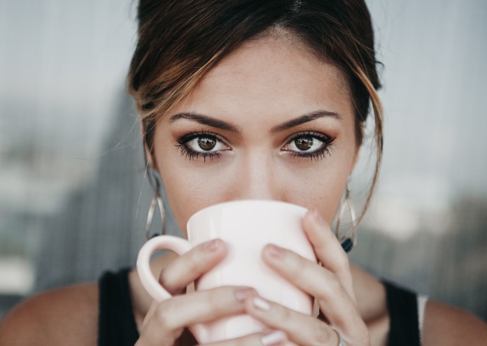Има многобройни смъртни случаи, свързани с прекомерното поглъщане на кофеин.