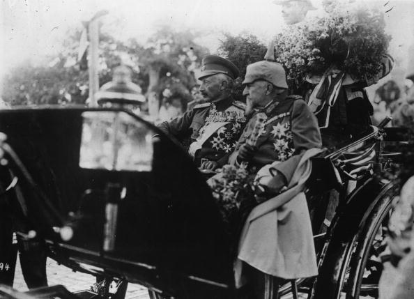  gettyimages-3279617-594x594 